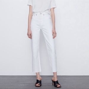 Zara Straight Leg Jeans High Rise Raw Hem in White Size 4 Like New Condition